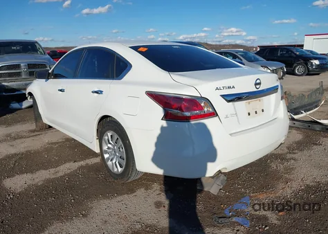 2015 Nissan Altima 2.5/2.5 S/2.5 Sl/2.5 Sv z USA, uszkodzony, nr VIN 1N4AL3AP3FC278025